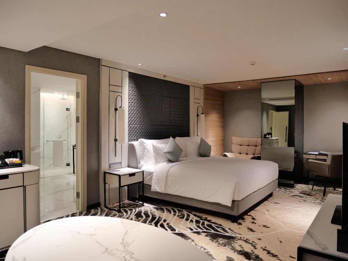 Movenpick Surabaya City Luaran gambar