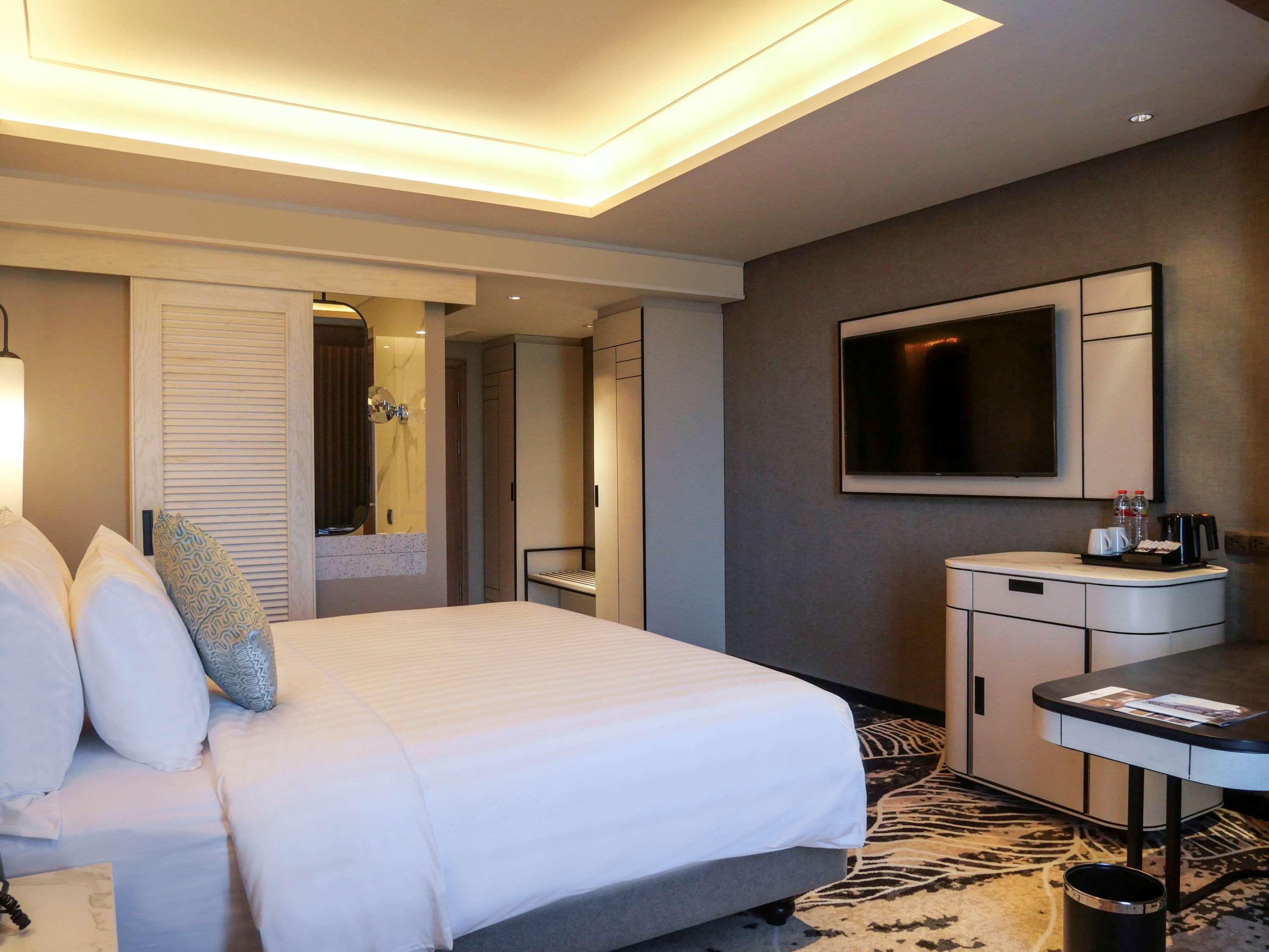 Movenpick Surabaya City Luaran gambar