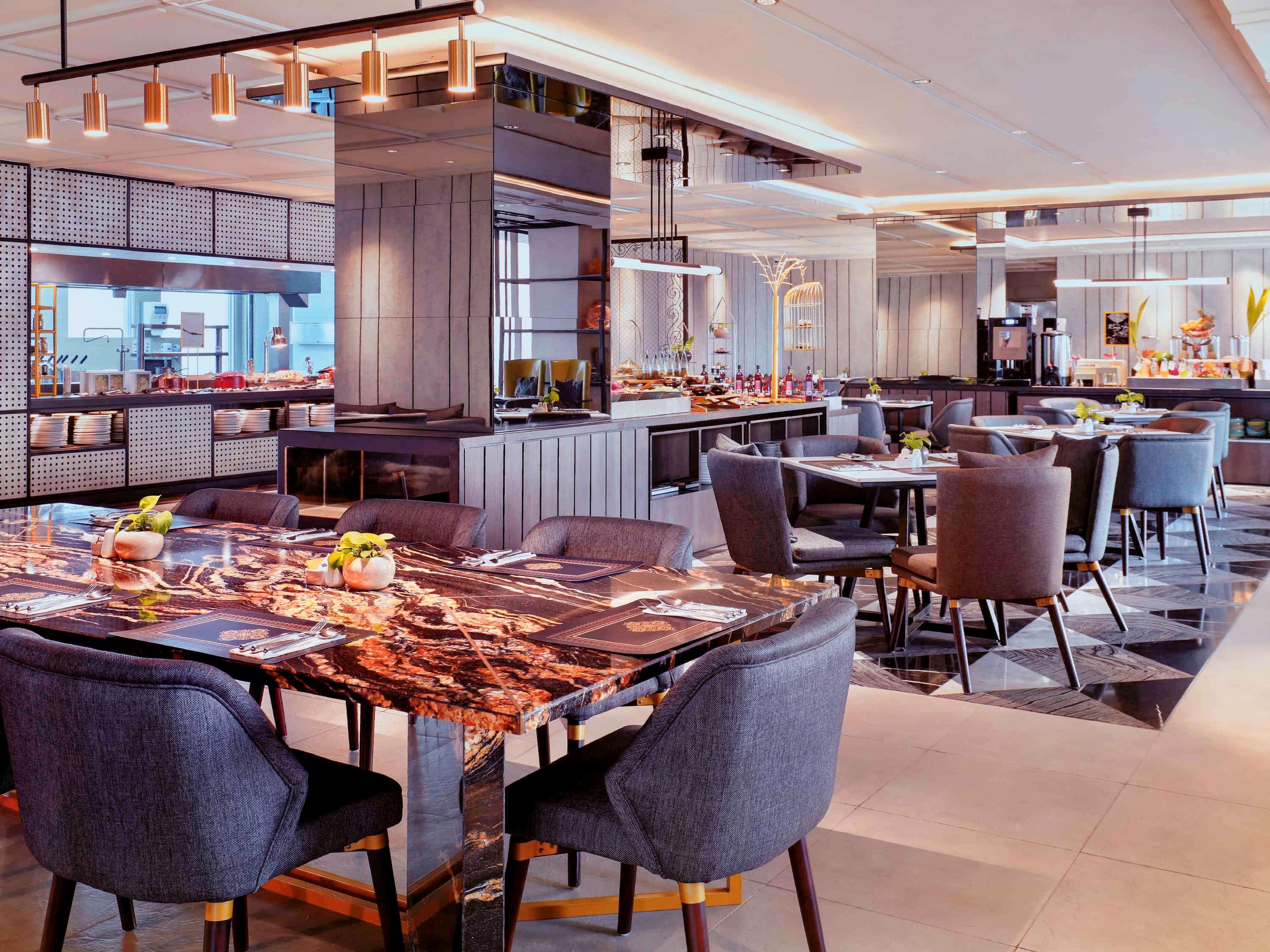Movenpick Surabaya City Luaran gambar