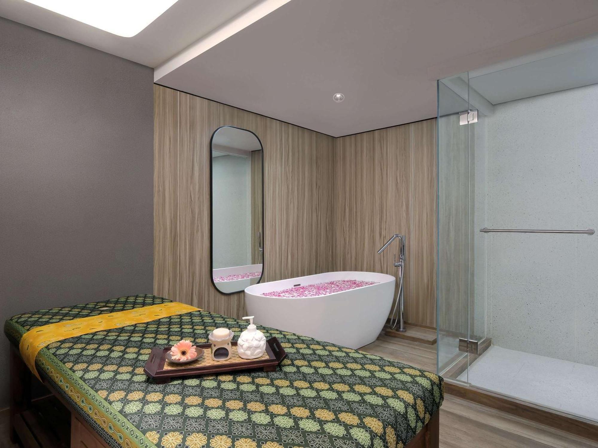 Movenpick Surabaya City Luaran gambar