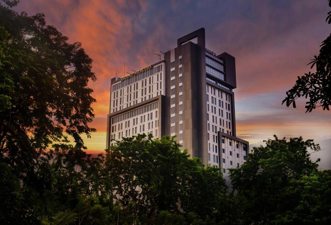 Movenpick Surabaya City Luaran gambar